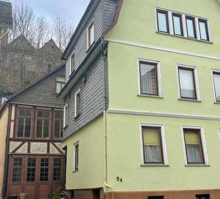 Historisches Wohnhaus mit Nebengebäude - ehemalige Schreinerei - in Biedenkopf