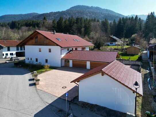 Hochwertiges Wohnen und Arbeiten mit Bergblick und Garten
- Vor den Toren Münchens