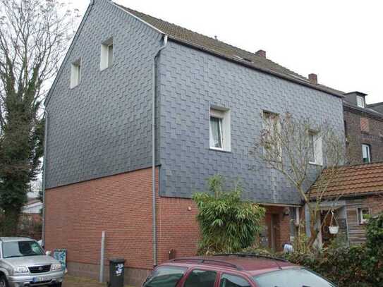 3-Zimmer Erdgeschoßwohnung, in Duisburg-Homberg an Vollzeit Berufstätige.