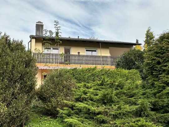 Gut geschnittenes EFH mit Einbauküche, großem Garten und Carport mit guter Anbindung an die A8