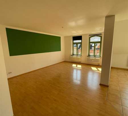 Chemnitz-Sonnenberg*helle 2 Zimmer-Whg. mit Balkon* Tageslichtbad* Laminat*