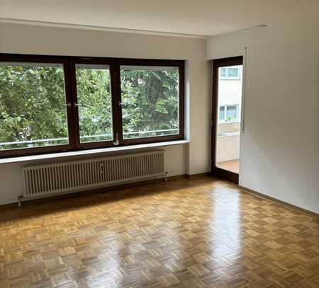 Großzügige, helle 3-Zimmer-Wohnung mit Tageslichtbad und Loggia in Stuttgart-Riedenberg