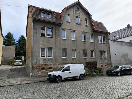 Geräumiges, günstiges Mehrfamilien-Haus in Theißen