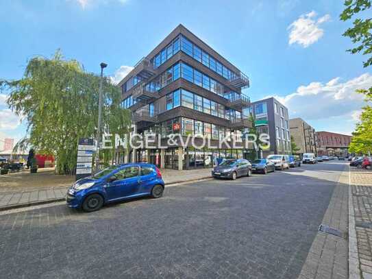 Moderne Bürofläche mit Balkon am Europahafen