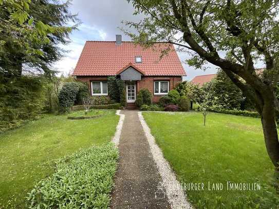 „Raus auf´s Land“ - Einfamilienhaus mit Nebengebäuden auf großem Grundstück in Südergellersen