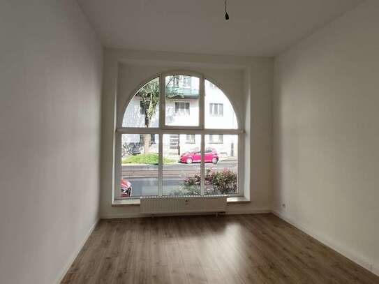 Schöne 2-Zi.-Wohnung mit Balkon - neu renoviert!