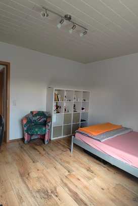 Möblierte Zimmer in 3er-WG nahe Hochschule Ansbach – Stadtanmeldung möglich