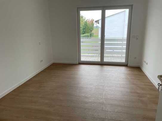 Liebevolle 2-Zimmer-Wohnung mit Balkon in kleiner Wohneinheit, Hochstadt