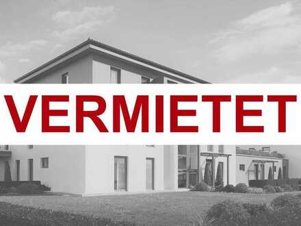Neubau: Lichtdurchflutete 3-Zimmer-Wohnung im Erdgeschoss mit einer großzügigen Terrasse & Garten