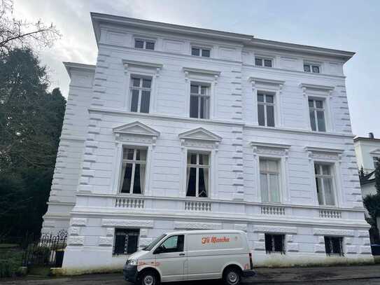 Schöne Helle 3-Zimmer-Dachgeschosswohnung in einer Schönen Villa im Briller - Viertel