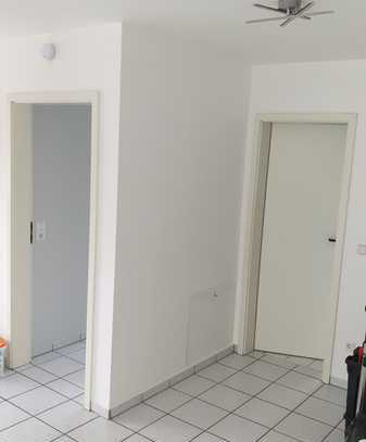 Superhelle 2-Zimmer-Wohnung mit Balkon in Holweide