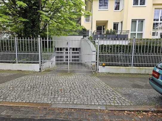 Stellplatz in Tiefgarage im Grunewald zu vermieten