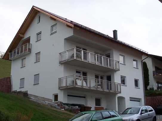 Gepflegte 4-Raum-Dachgeschosswohnung mit Balkon in Gorxheimertal