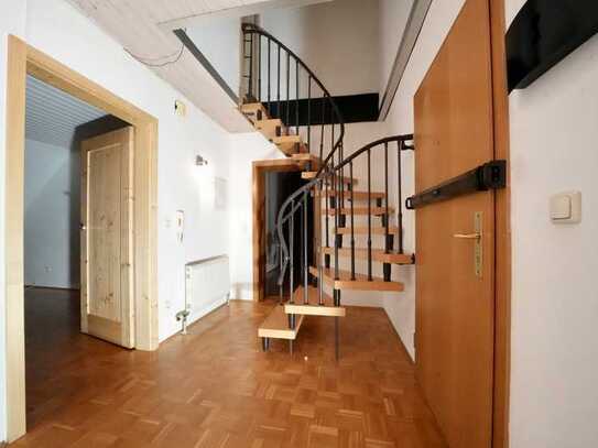 Großzügige 4-Zimmer Maisonette Wohnung mit Loggia