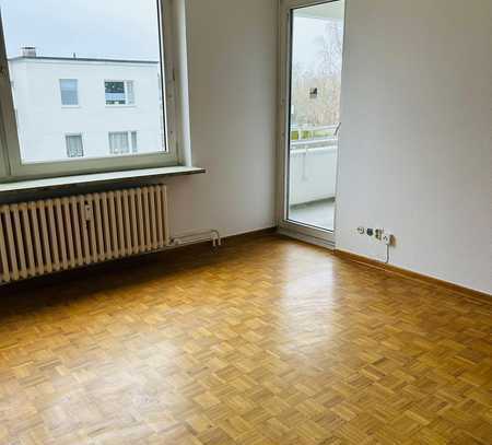 helle 2-Raum-Wohnung mit Loggia in Berlin Buckow (Neukölln)