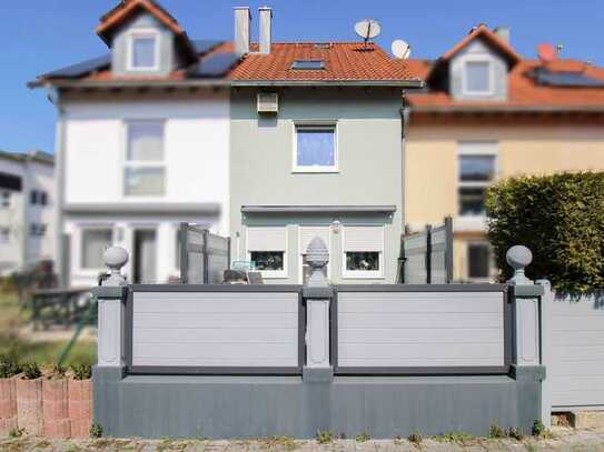 Ihr neues Zuhause in Stuttgart-Hausen: Modernes Reihenhaus mit Terrasse u. Garage