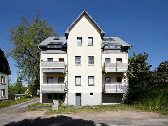 WOHNUNG MIT EINBAUKÜCHE & STELLPLATZ IN RUHIGER LAGE!