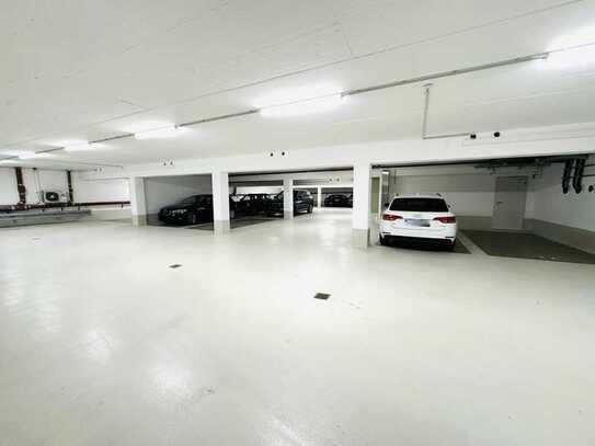 Mitten im Zentrum - Garagenplätze in modernisierter Tiefgarage in exklusiver Wohnanlage