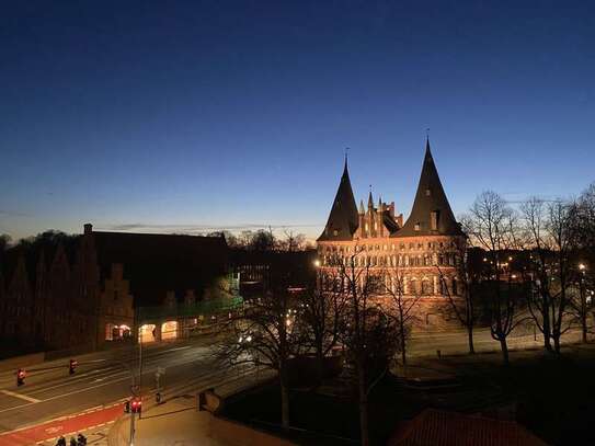 Schöne 2-Zi.-Wohnung mit Blick auf das Holstentor