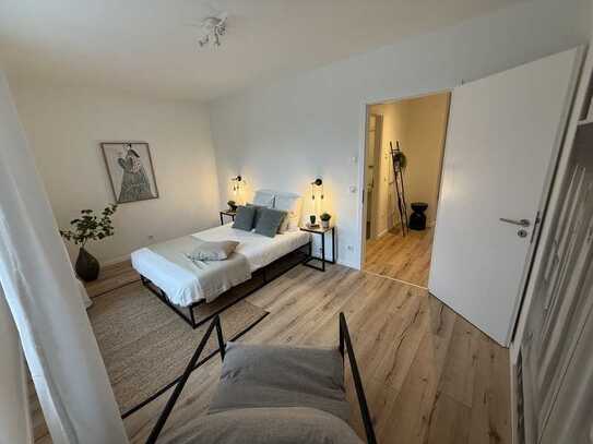 Schöne 2-Zimmer-Wohnung im Erstbezug nach Kernsanierung mit Loggia und barrierefreiem Komfort