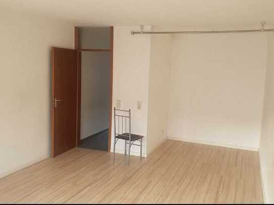 Schönes 1-Zimmer-Appartement, 50 m vom Bihlplatz