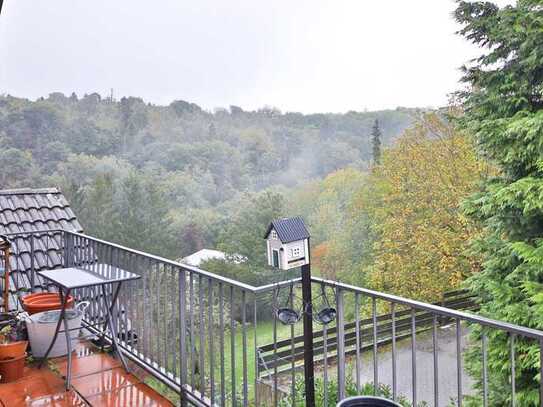 Lichtdurchflutete Maisonettewohnung mit grandioser Aussicht und Garage