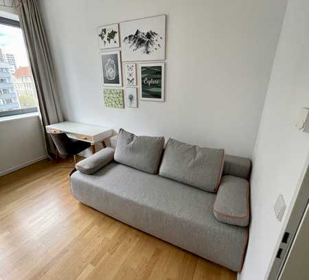 Furnished room in 120m2 premium shared flat in top location for rent (only 2 ppl. as flatmates)