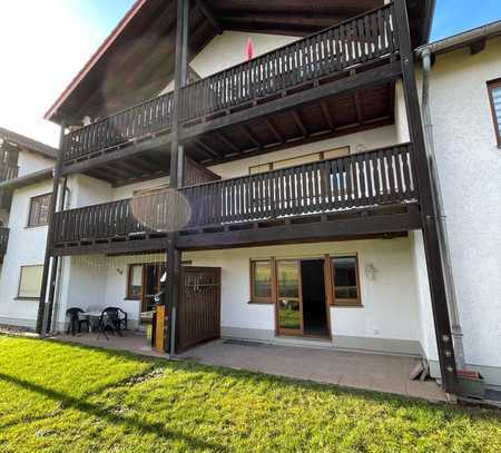 frisch sanierte 3-Raum-Wohnung mit Terrasse und Stellplatz in ruhiger Wohnlage