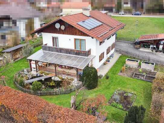 Platz für die ganze Familie! Großes Einfamilienhaus in Huglfing mit energiesparender Technik!