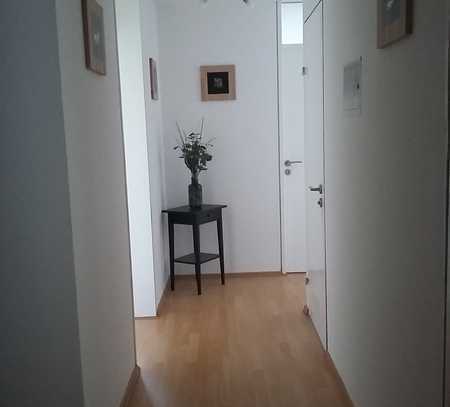 Großzügige 3,5 Zimmer Wohnung mit Balkon, Tiefgarage und Einbauküche