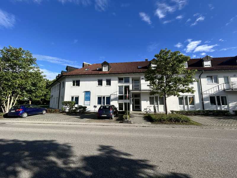                                                               Helle 2-Zimmer DG Wohnung 70 m2 mit Einbauk&uuml;che in Gilching                                                       in Gilching (Starnberg)