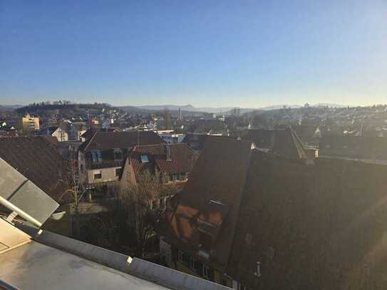 WOHNEN ÜBERM BLOCKTURM - CITYLAGE - PANORAMABLICK AUF DIE ALB