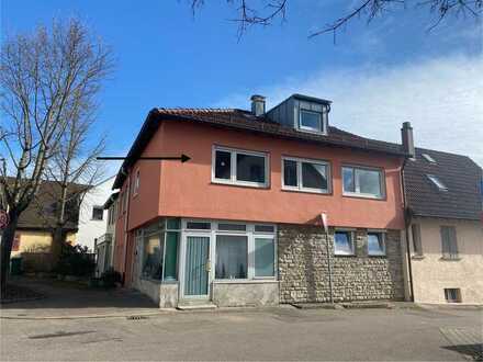 Helle Maisonette-Wohnung mit fünf Zimmern und Balkon in Stuttgart-Zazenhausen