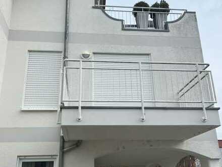 Sanierte 2-Zimmer-Wohnung mit Balkon und EBK in Trebur