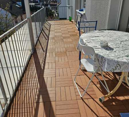 Ober-Ramstdt 2.Zimmer + Küch +Duch + Balkon mit Einbauküche und Möbel 15-04-2025 zu fermieten.
