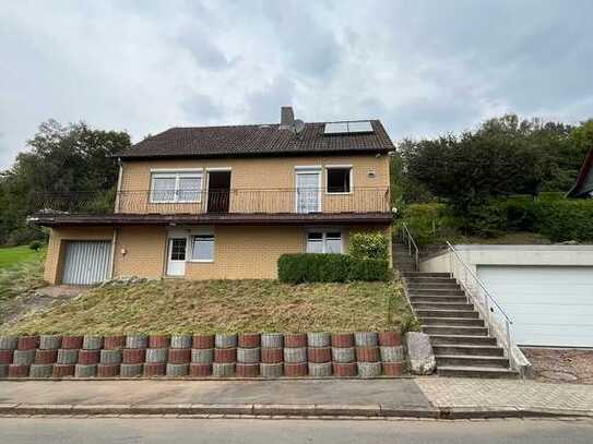 * Gierswalde * Freistehendes Einfamilienhaus auf ca. 1000 m² Grundstück * Solaranlage * 2 Garagen *