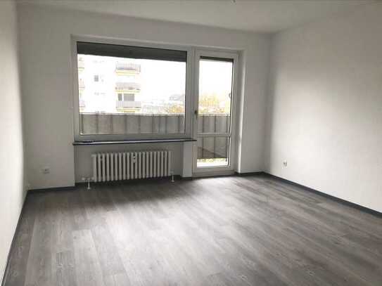 Schöne 2 Zimmer Wohnung FFM Riederwald mit Balkon und PKW-Stellplatz