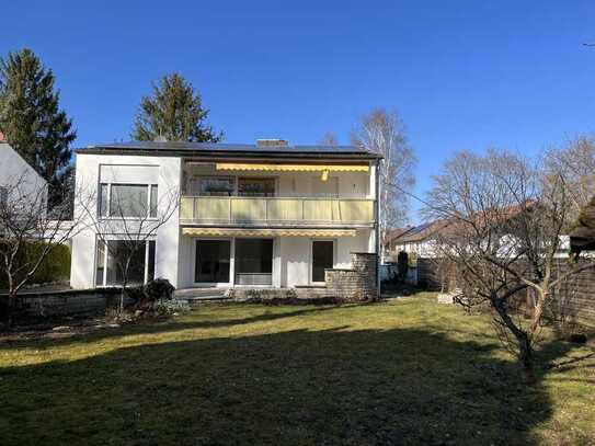 Einfamilienhaus mit vielen Möglichkeiten auf einem sonnigen Grundstück