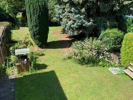 Familienparadies in Wiesbaden – Doppelhaushälfte mit traumhaftem Garten zu verkaufen!