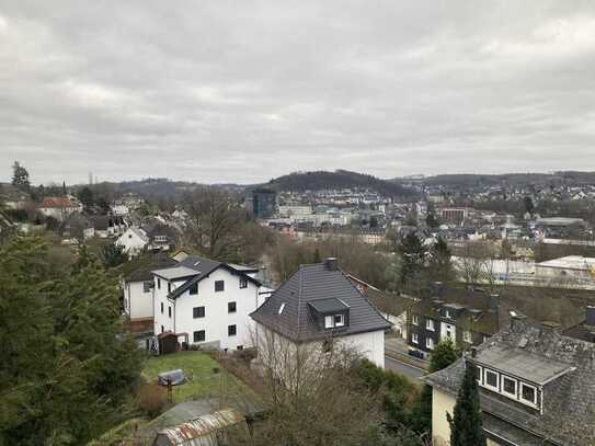 Freundliche 3-Zimmer-Terrassenwohnung mit Balkon in Siegen