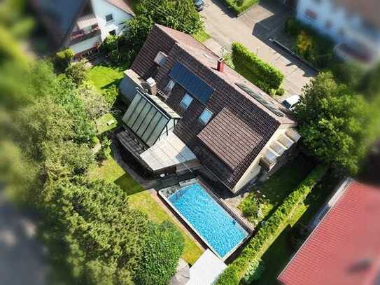 GROSSES GEPFLEGTES EINFAMILIENHAUS MIT POOL