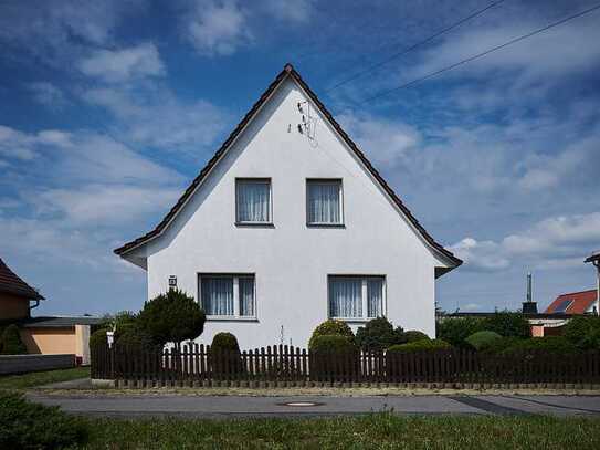 Einfamilienhaus mit großem Grundstück