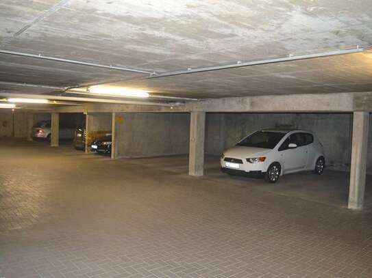 Tiefgaragenstellplätze in Schöneberg - nahe Park am Gleisdreieck - zu vermieten!