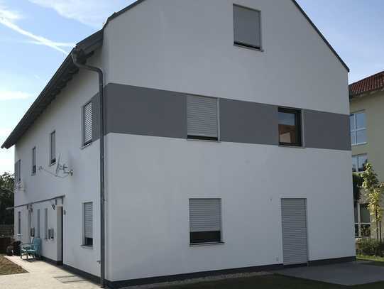 Schönes, großes und neuwertiges Haus mit fünf Zimmern in Osterhofen