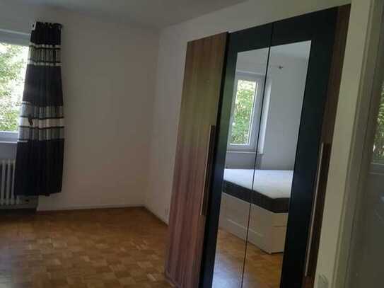 Stilvolle 3-Zimmer-Wohnung mit gehobener Innenausstattung mit Balkon und EBK in Wiesbaden