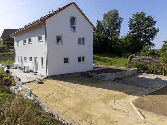 Moderne, hochwertig ausgestattete 4-Zimmer Neubau DHH in sehr ruhiger Wohnlage