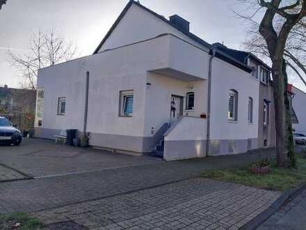 Freundliches 7-Zimmer-Mehrfamilienhaus in Herne (2 Doppelhaushälften) mit Traumgrundstück