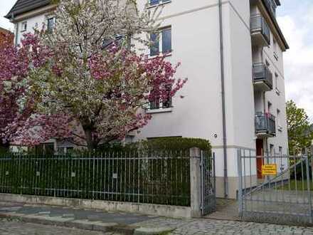 Großzügige, komfortable 3-Zi-DG Wohnung (TG-Stellplatz, Fahrstuhl, 2 Balkone)