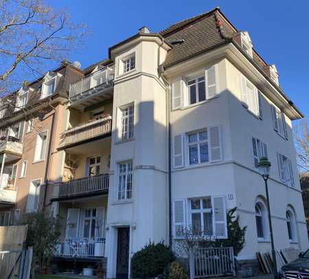 Schöne, helle 4-Zimmer-Wohnung mit Balkon in Baden-Baden