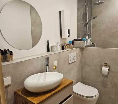 Helle 3-Zimmer-Wohnung mit Balkon – zentral gelegen am Rubensplatz, kernsaniertes Bad & Einbauküche